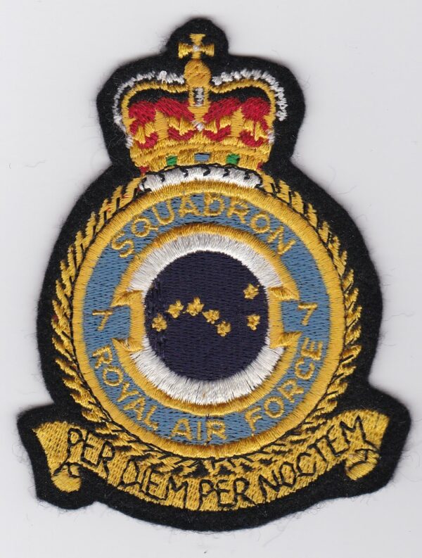 A badge with the crest of the royal air force.